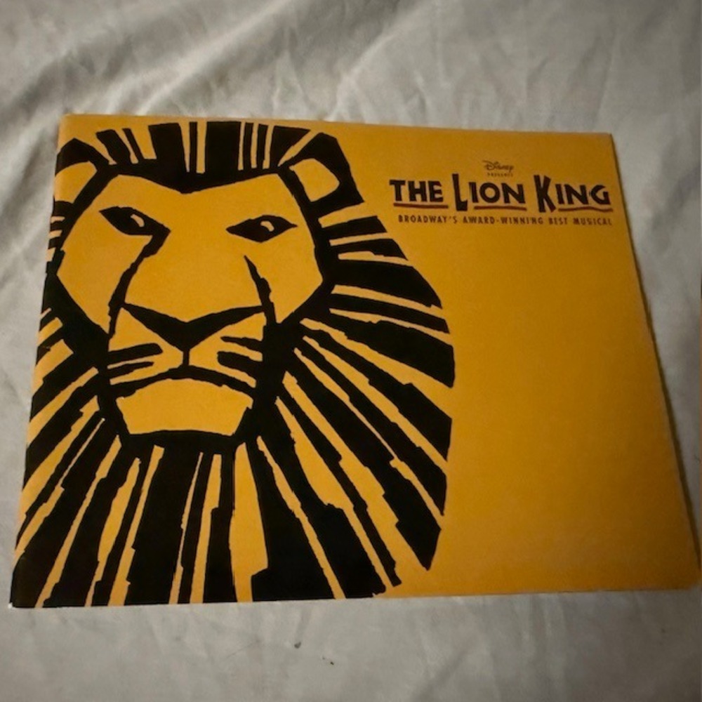 Disney‎ The Lion King Broadway Award Winning Musical Program Book Souvenir